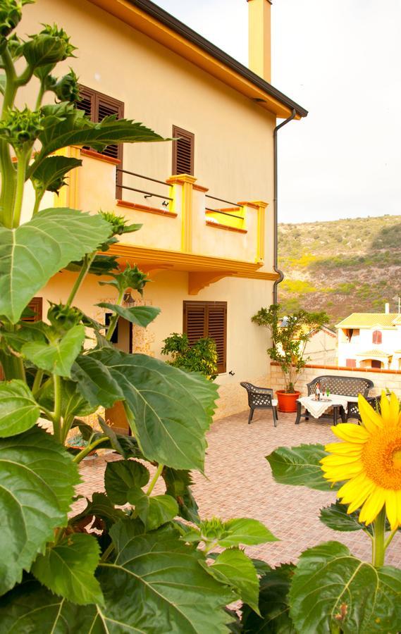 Casa Vacanze Sandalia Bosa Exterior foto